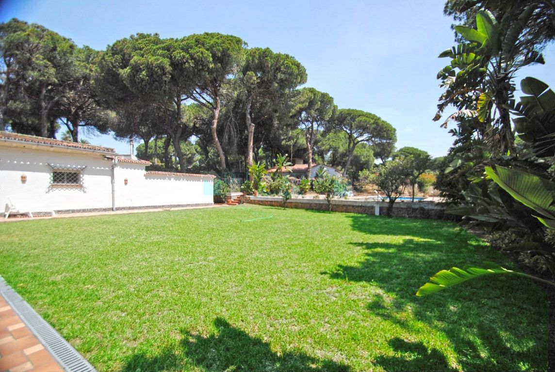 Villa for sale in Elviria, Marbella East