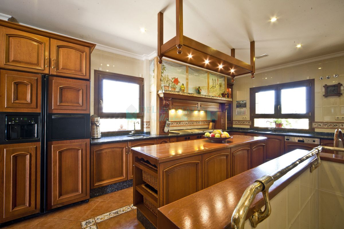 Villa for sale in Marbella - Puerto Banus