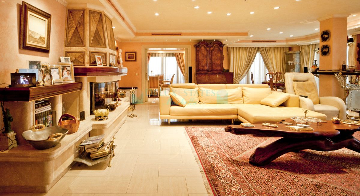 Villa for sale in Marbella - Puerto Banus