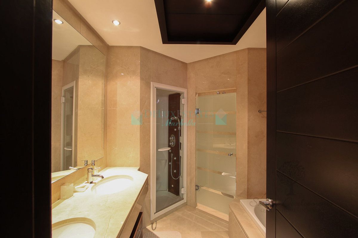 Ground Floor Apartment for sale in Marbella - Puerto Banus