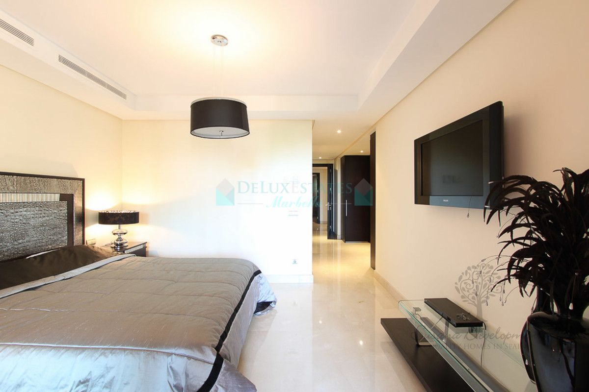 Ground Floor Apartment for sale in Marbella - Puerto Banus