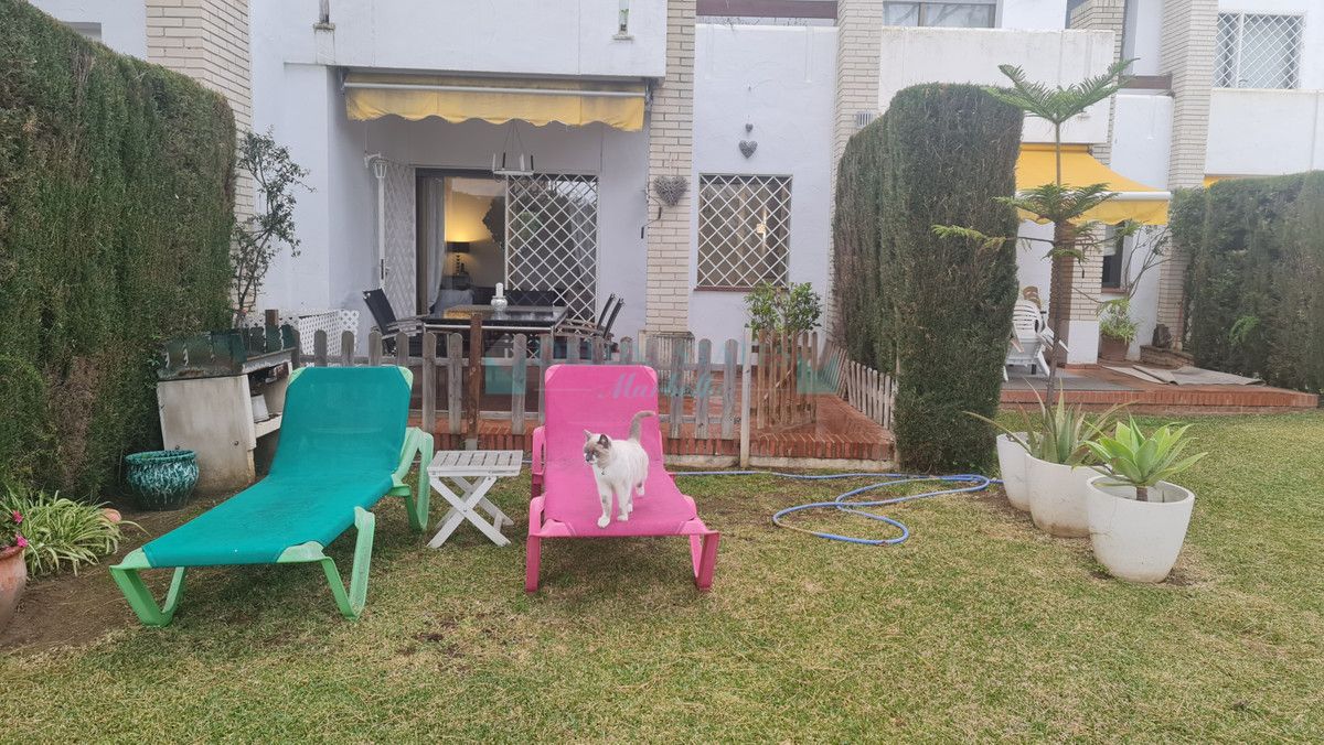 Town House for sale in Nueva Andalucia