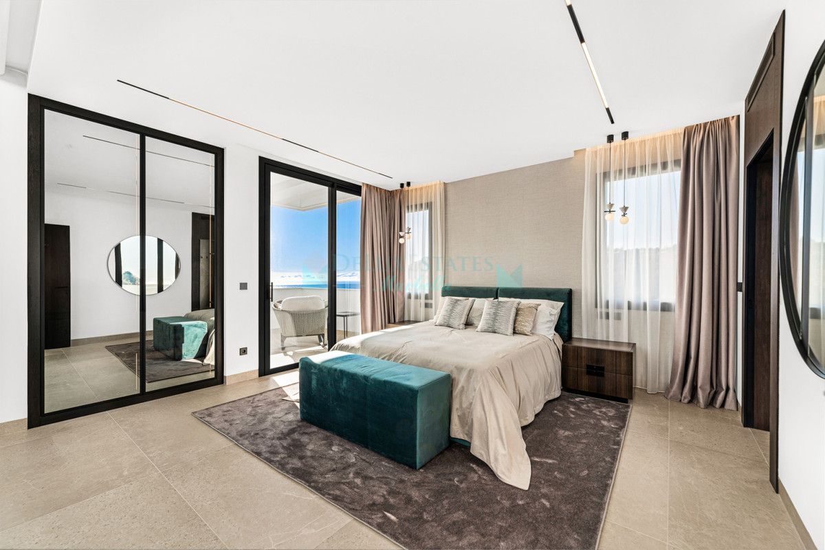 Villa en venta en El Madroñal, Benahavis