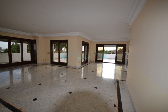 Penthouse for rent in Sierra Blanca, Marbella Golden Mile