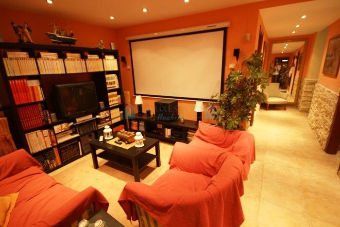 Villa for sale in Las Chapas, Marbella East