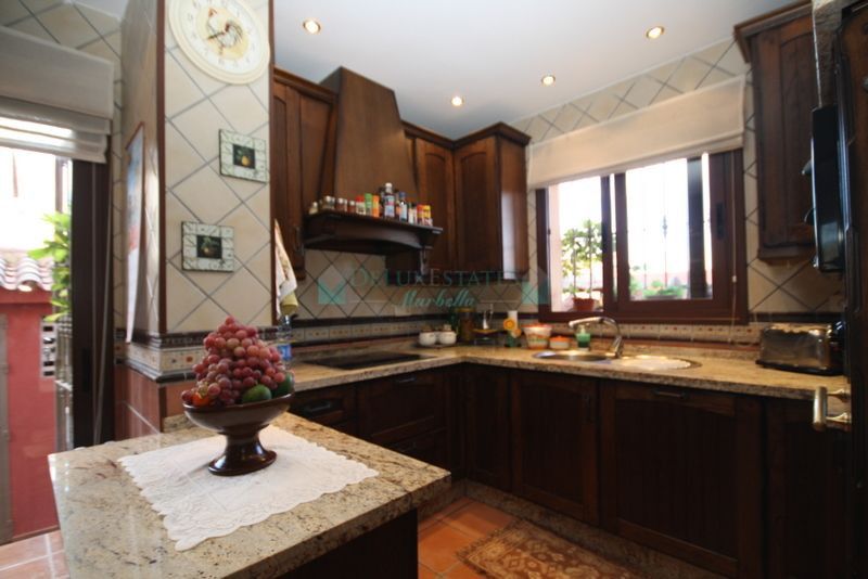 Villa for sale in Las Chapas, Marbella East