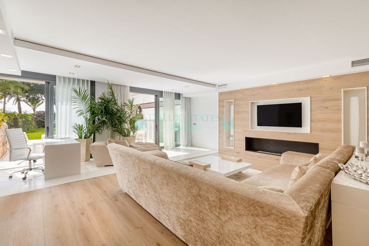 Ground Floor Apartment for sale in Marbella - Puerto Banus