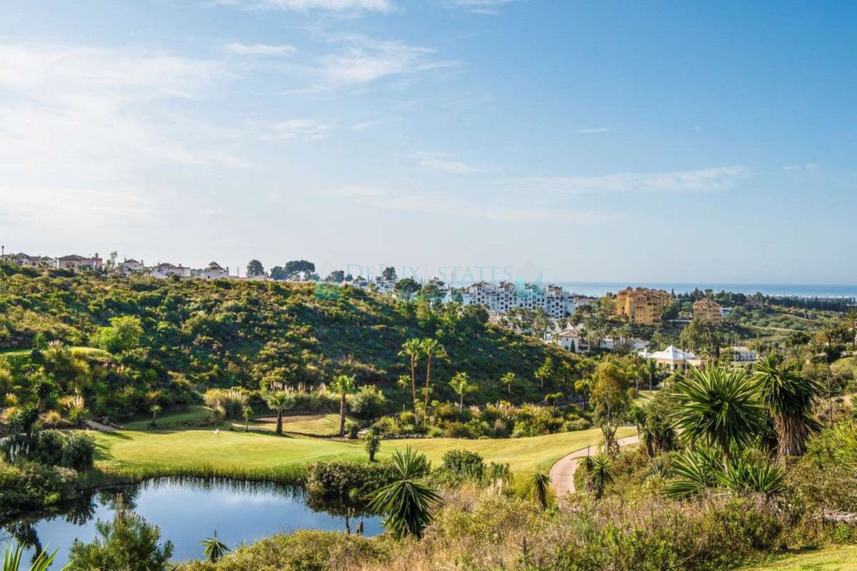 Villa for sale in Estepona