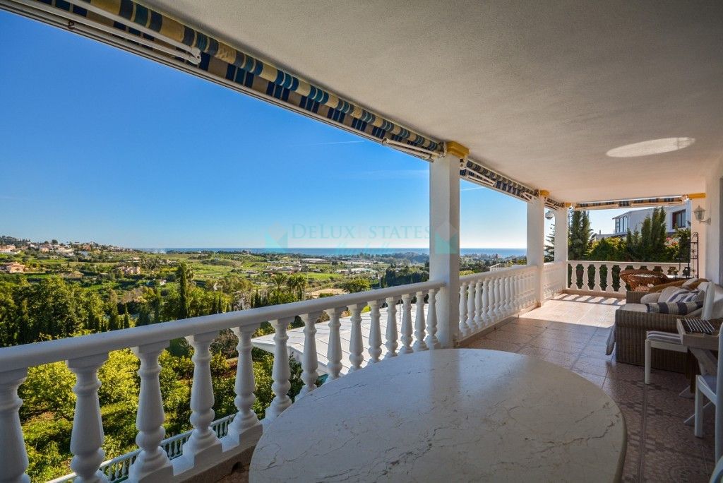 Villa for sale in Estepona