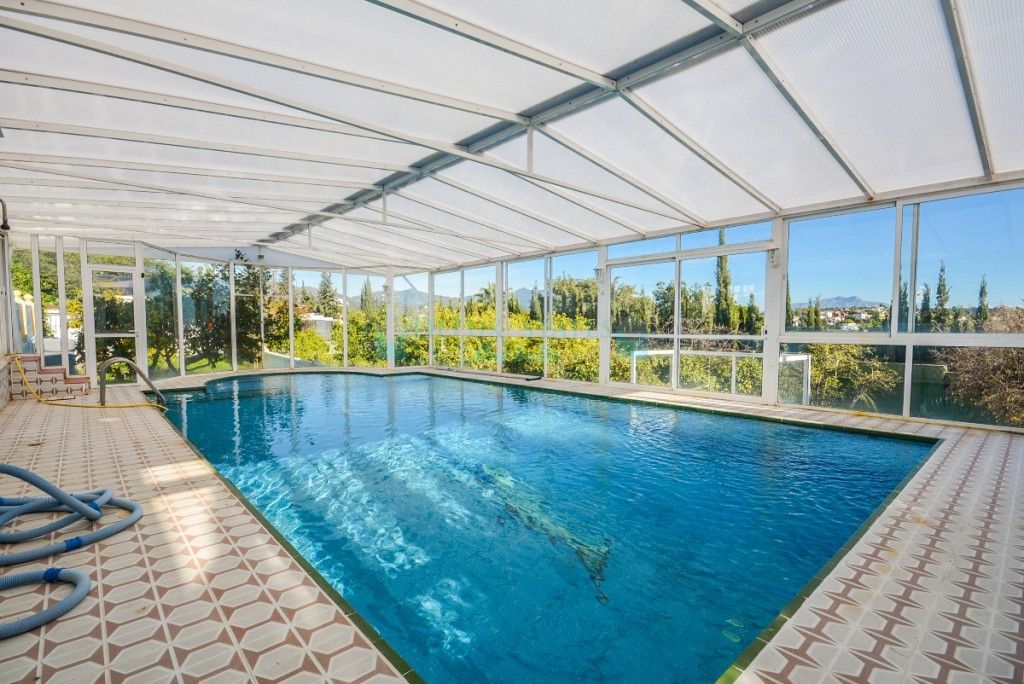 Villa for sale in Estepona