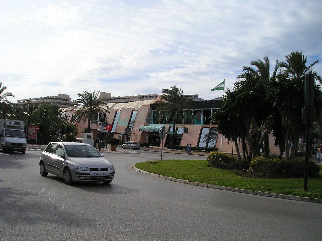 Commercial Premises for sale in Marbella - Puerto Banus