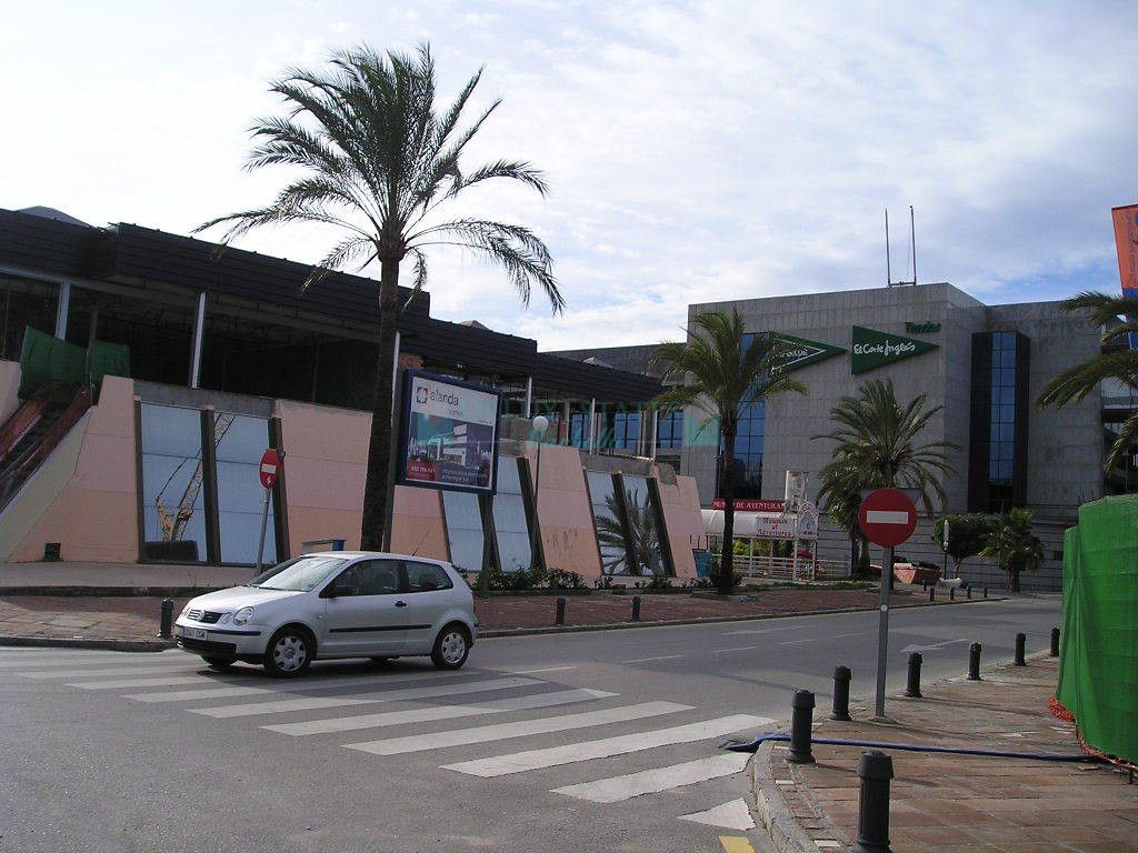 Commercial Premises for sale in Marbella - Puerto Banus