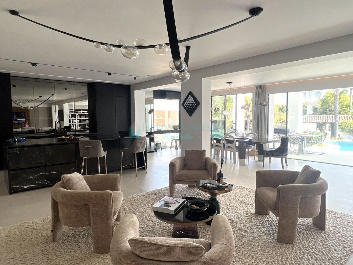 Villa for rent in Nueva Andalucia