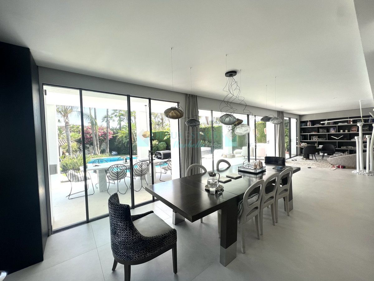 Villa for rent in Nueva Andalucia