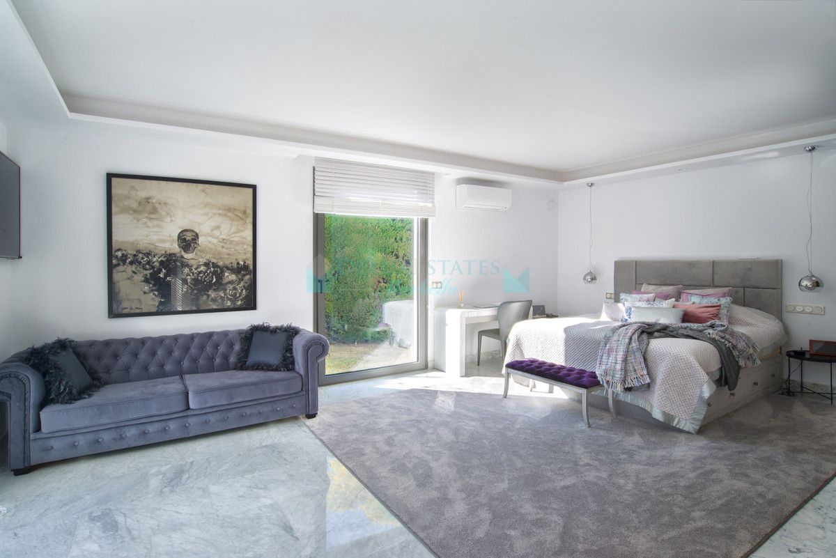 Villa for rent in Nueva Andalucia
