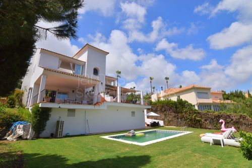 Great family home with elevated views overlooking Sotogrande and the surrounding countryside