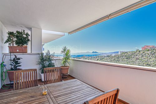 Acogedor apartamento de 2 dormitorios con Impresionantes Vistas en Bahía de las Rocas