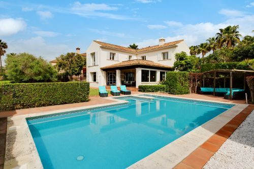 A bright and comfortable villa in the F zone of Sotogrande Alto