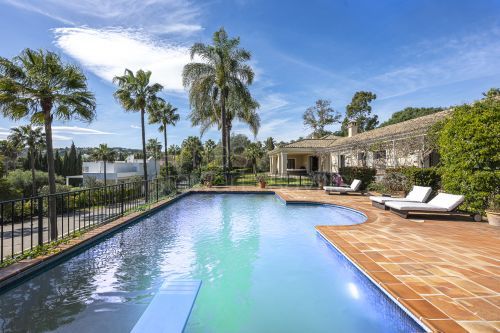 Villa elegante en una sola planta con anexo para invitados en Sotogrande Alto, Zona F