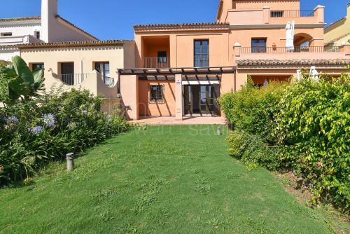 Charming Townhouse with Views and Private Garden in Cortijos de la Reserva