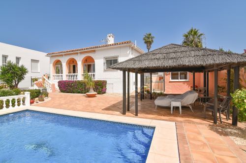 Encantadora Casa de una Planta con Impresionantes Vistas al Mar en Punta Chullera, Cádiz