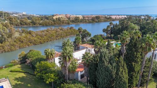 Parcela Exclusiva en Primera Línea del Río para Villa Personalizada en Reyes y Reinas, Sotogrande Costa