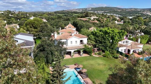 Amplia villa familiar con gran piscina y jardin cerca del Colegio Internacional de Sotogrande