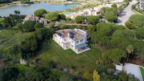 Villa elegante y contemporánea en Almenara, Sotogrande
