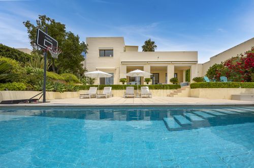 Villa contemporánea con casa de invitados en Las Cimas I, Sotogrande Alto