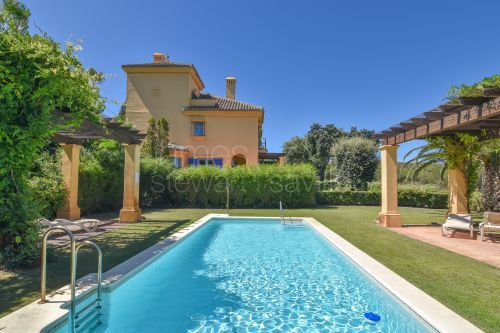 Excellent end-of-row townhouse frontline to The Alto Golf Club