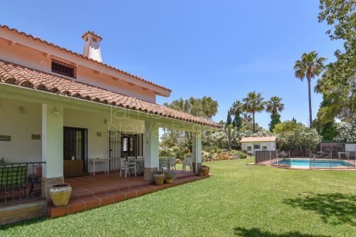 Excelente villa familiar situada en una calle tranquila y consolidada de la Zona F