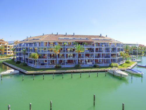 Spacious 3 bedroom apartment in La Marina de Sotogrande