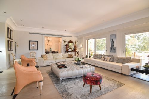 Apartamento reformado de 4 dormitorios en Valgrande