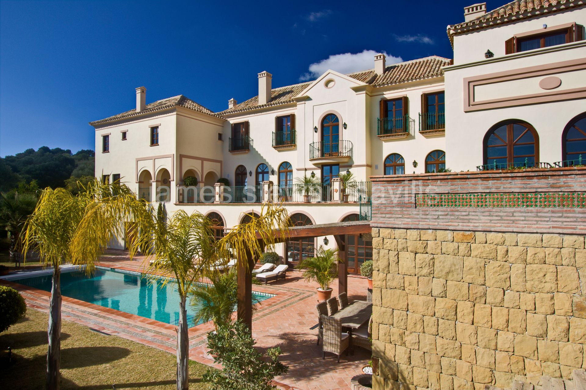 EXCLUSIVE - Very impressive mansion frontline to La Reserva Club golf course