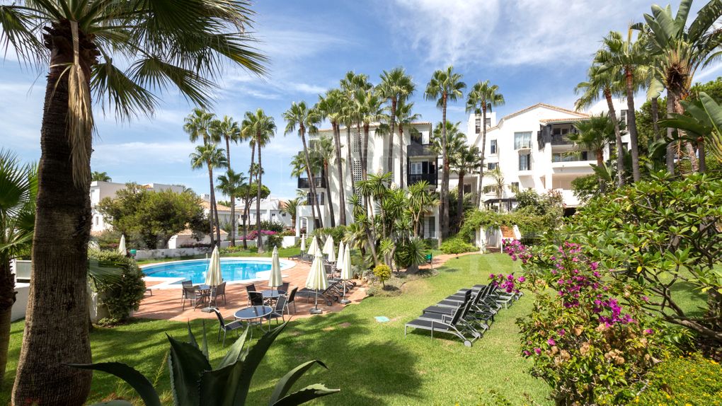 Marbella, Elviria Beach apartment for Sale in Las Golondrinas, Elviria