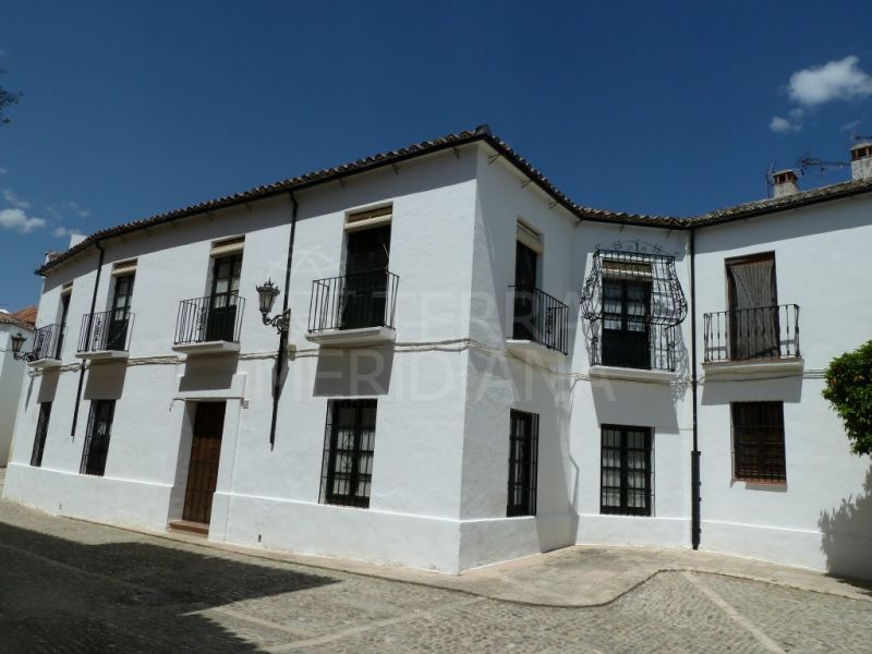 Casa de Pueblo del Siglo XVII Perfecta para Hotel Boutique o Residencia de Alto Standing, en Venta en Ronda Centro