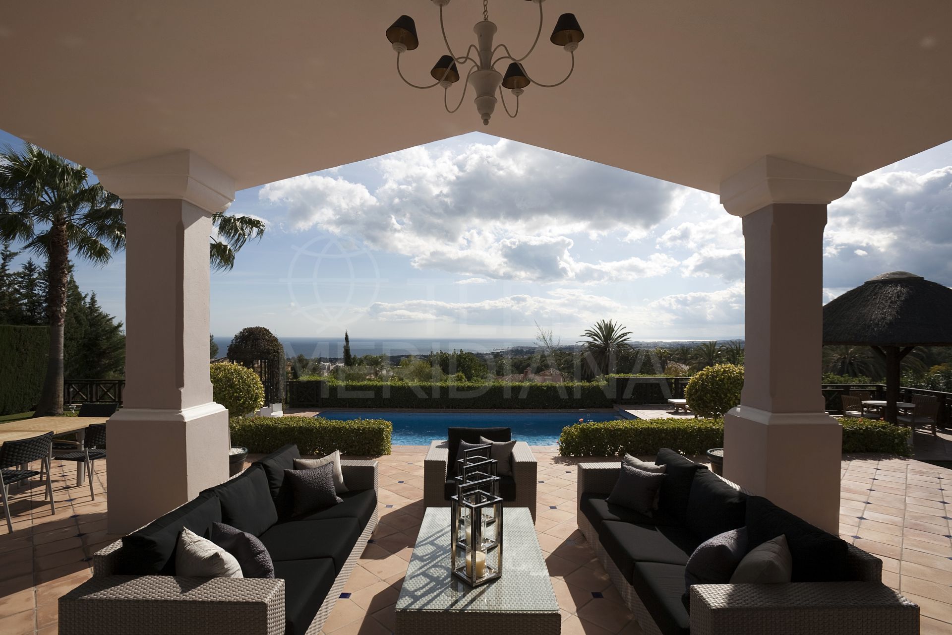 Beautiful villa with sea views for sale in Sierra Blanca, Marbella Golden Mile