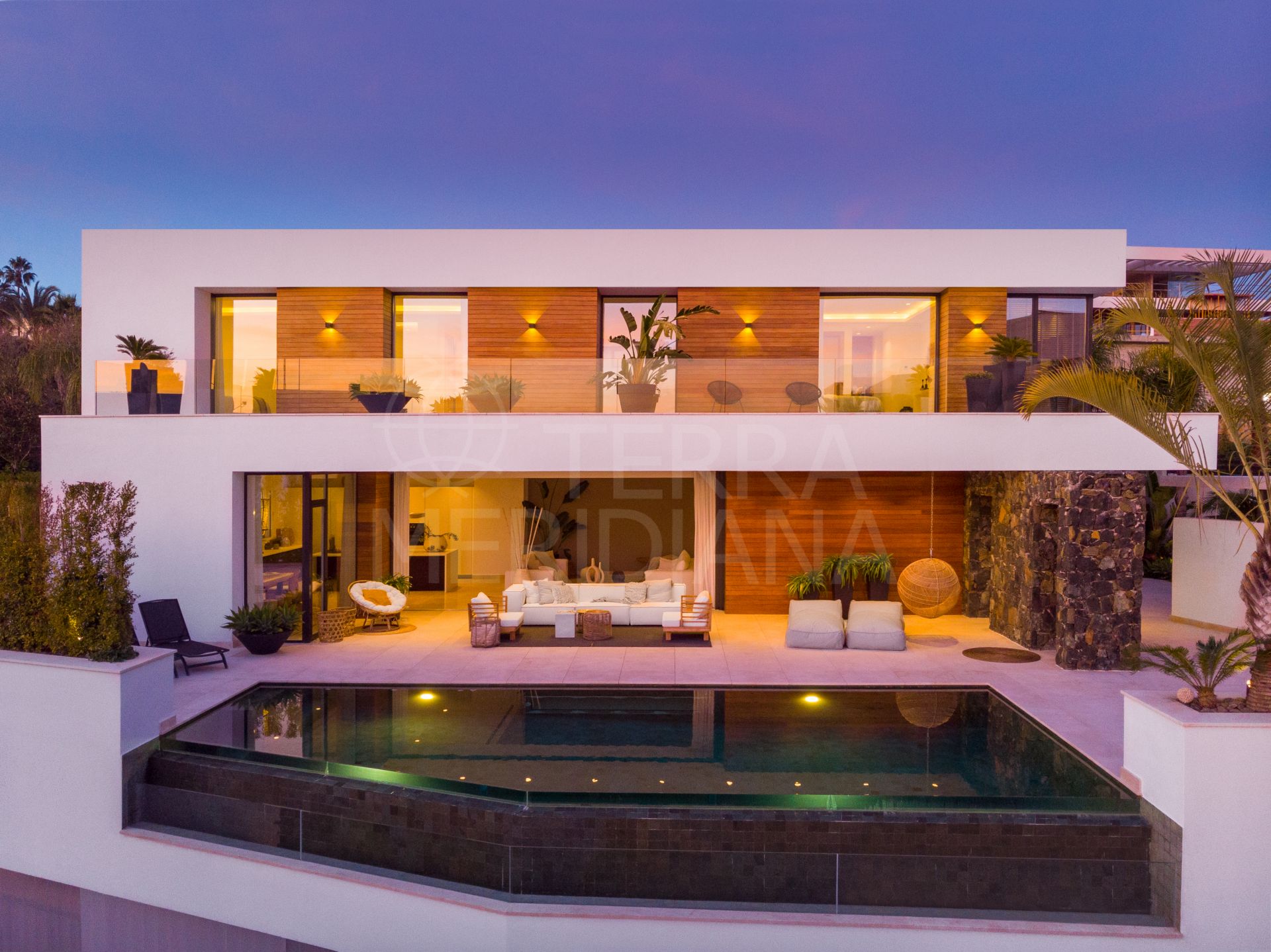 Villa contemporánea excepcional a la venta en El Herrojo, La Quinta Golf, Benahavis