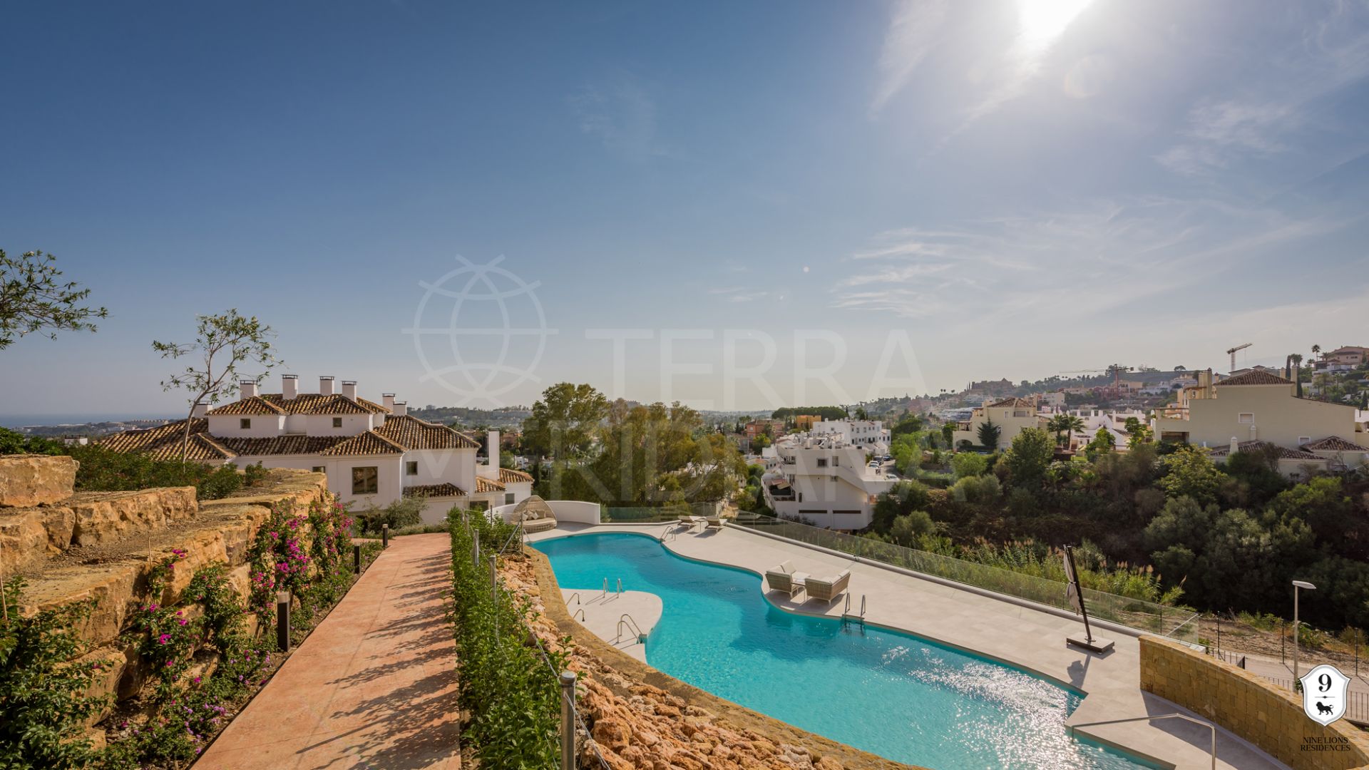 Lujoso ático dúplex contemporáneo en venta en 9 Lions Residences, Nueva Andalucia, Marbella