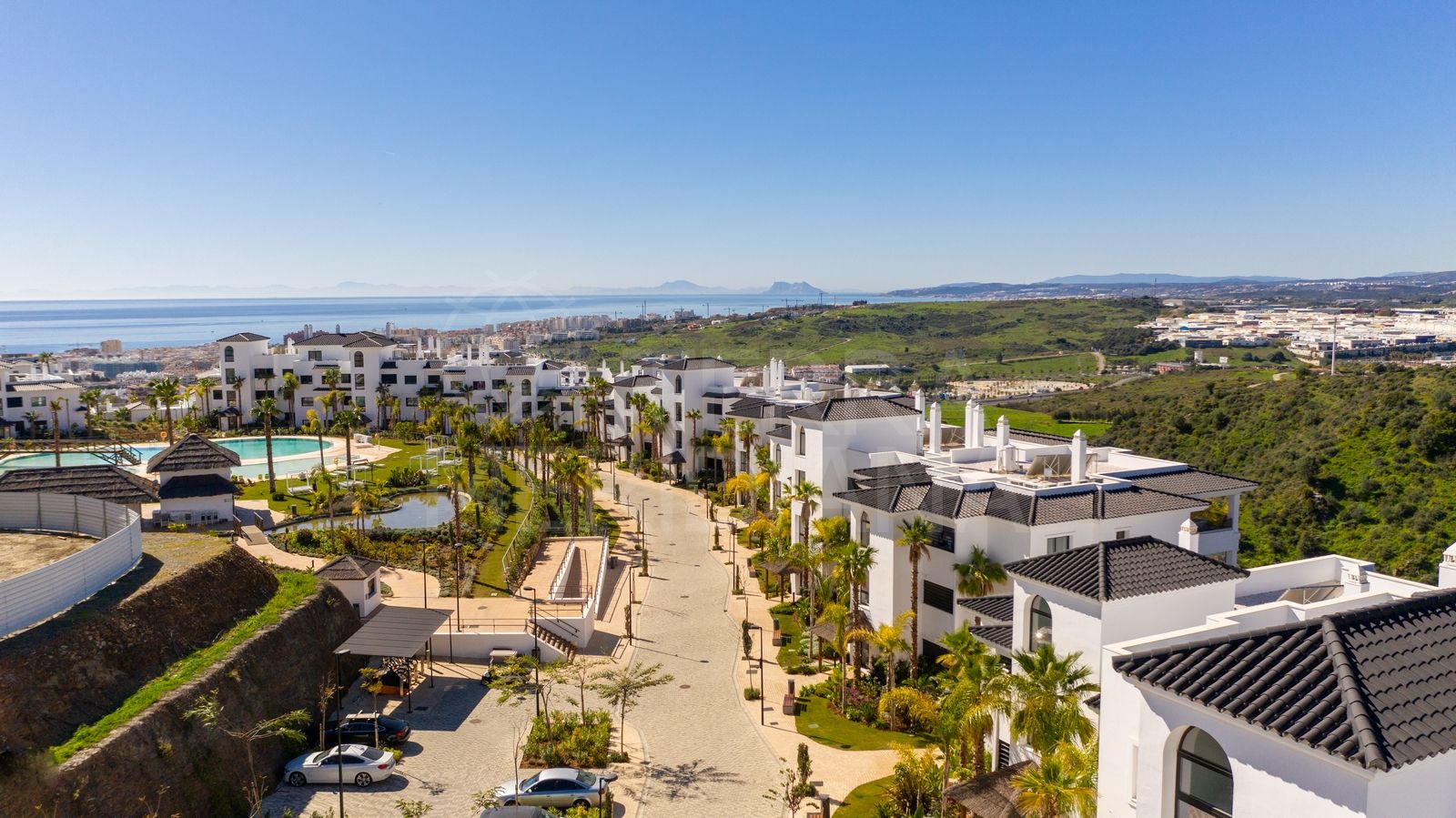 Penthouse apartment for sale in Mirador de Estepona Hills, with sea views