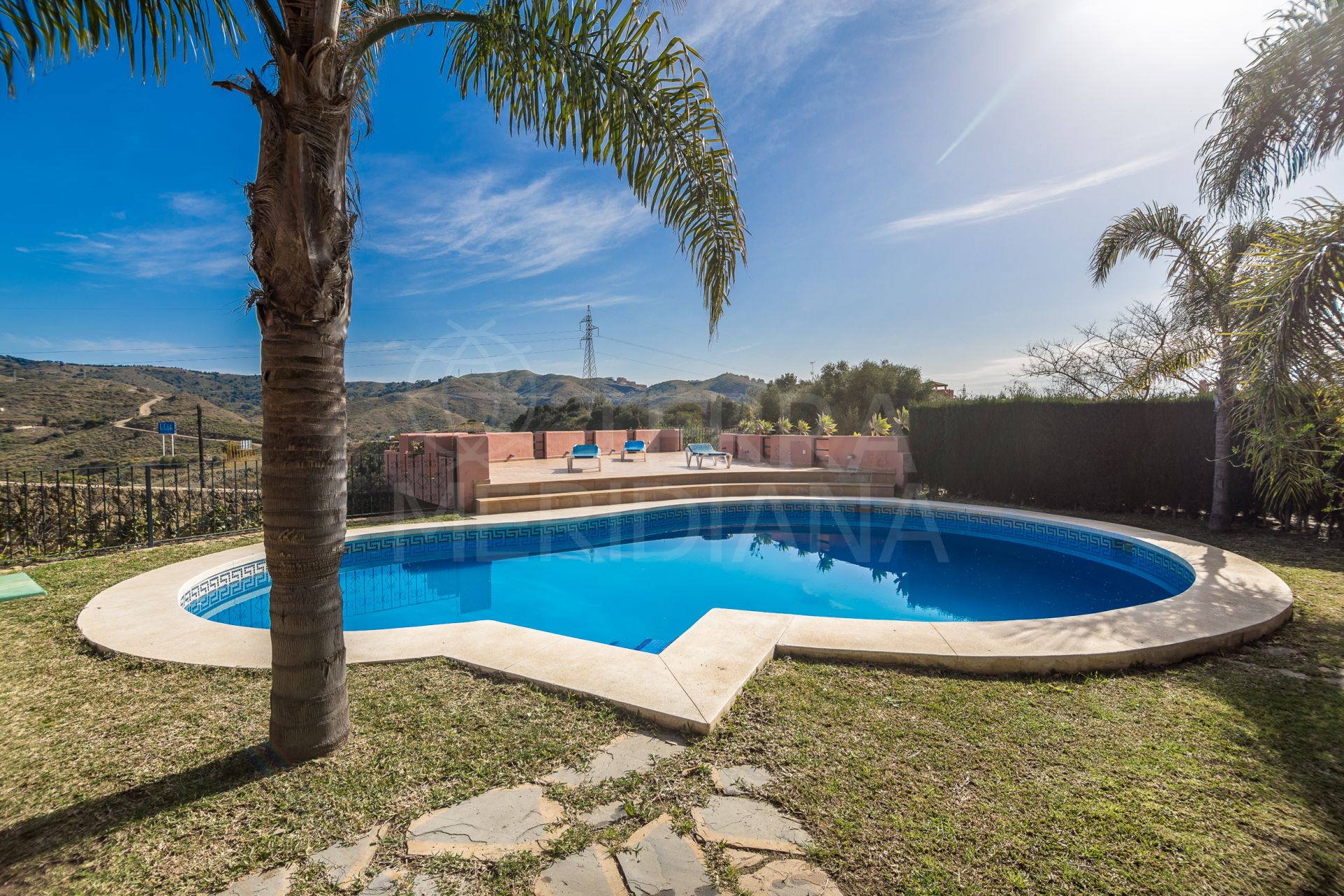 Villa con vistas panorámicas en venta en Hacienda Las Chapas, Marbella Este