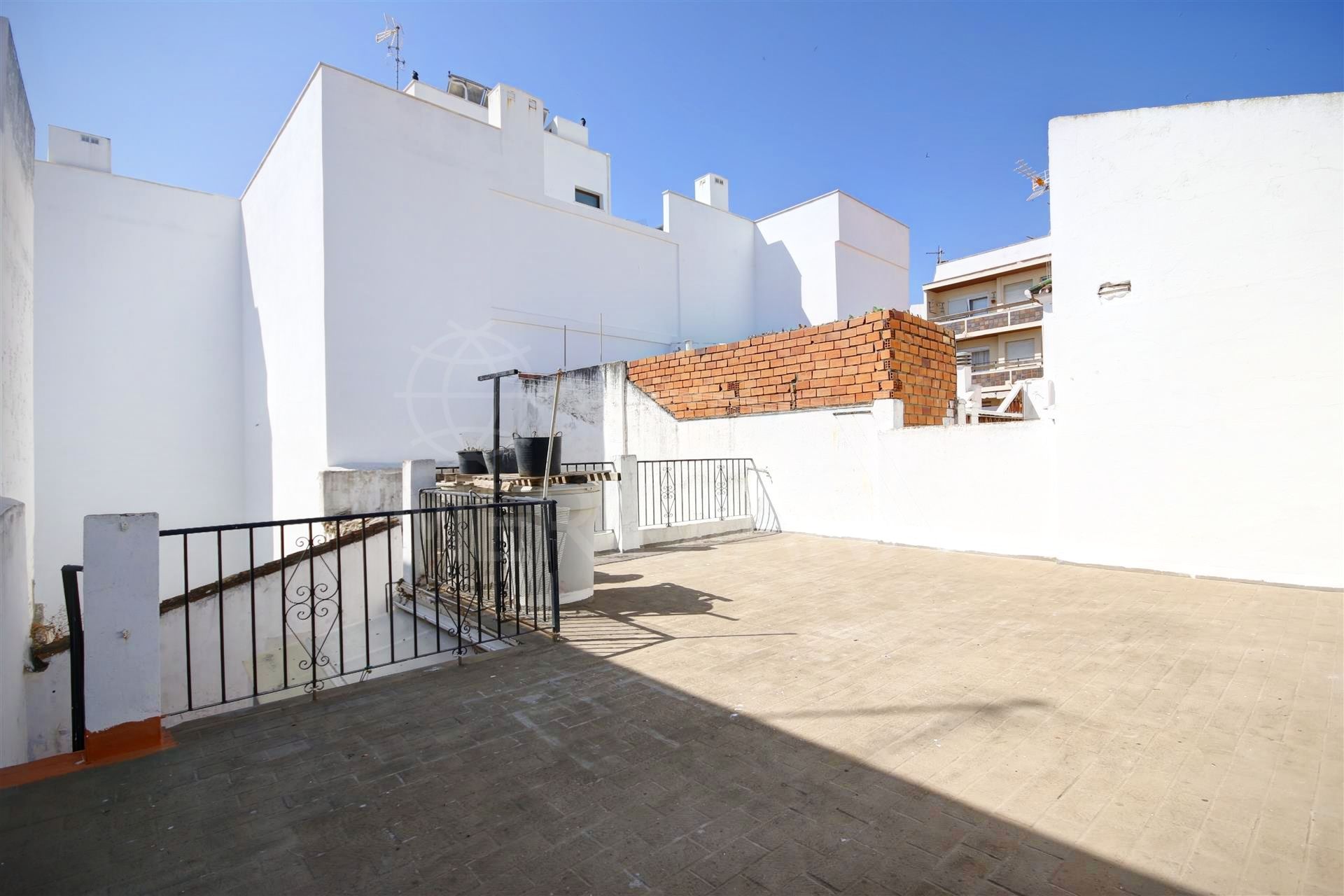 Large townhouse or development opportunity in the town centre of Estepona, close to all amenities