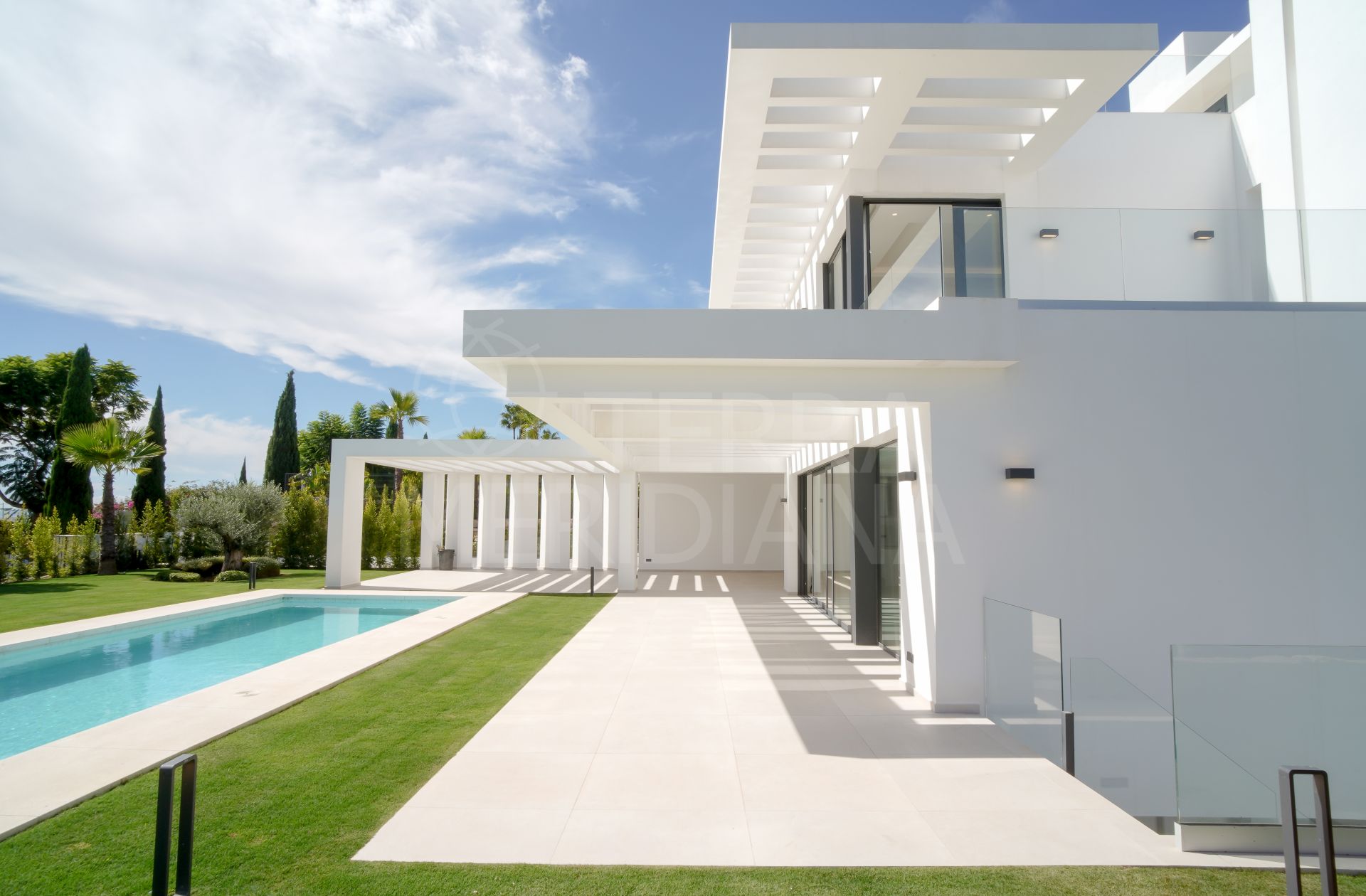 Recently completed luxury modern villa with spa for sale in Los Flamingos Golf, Benahavis