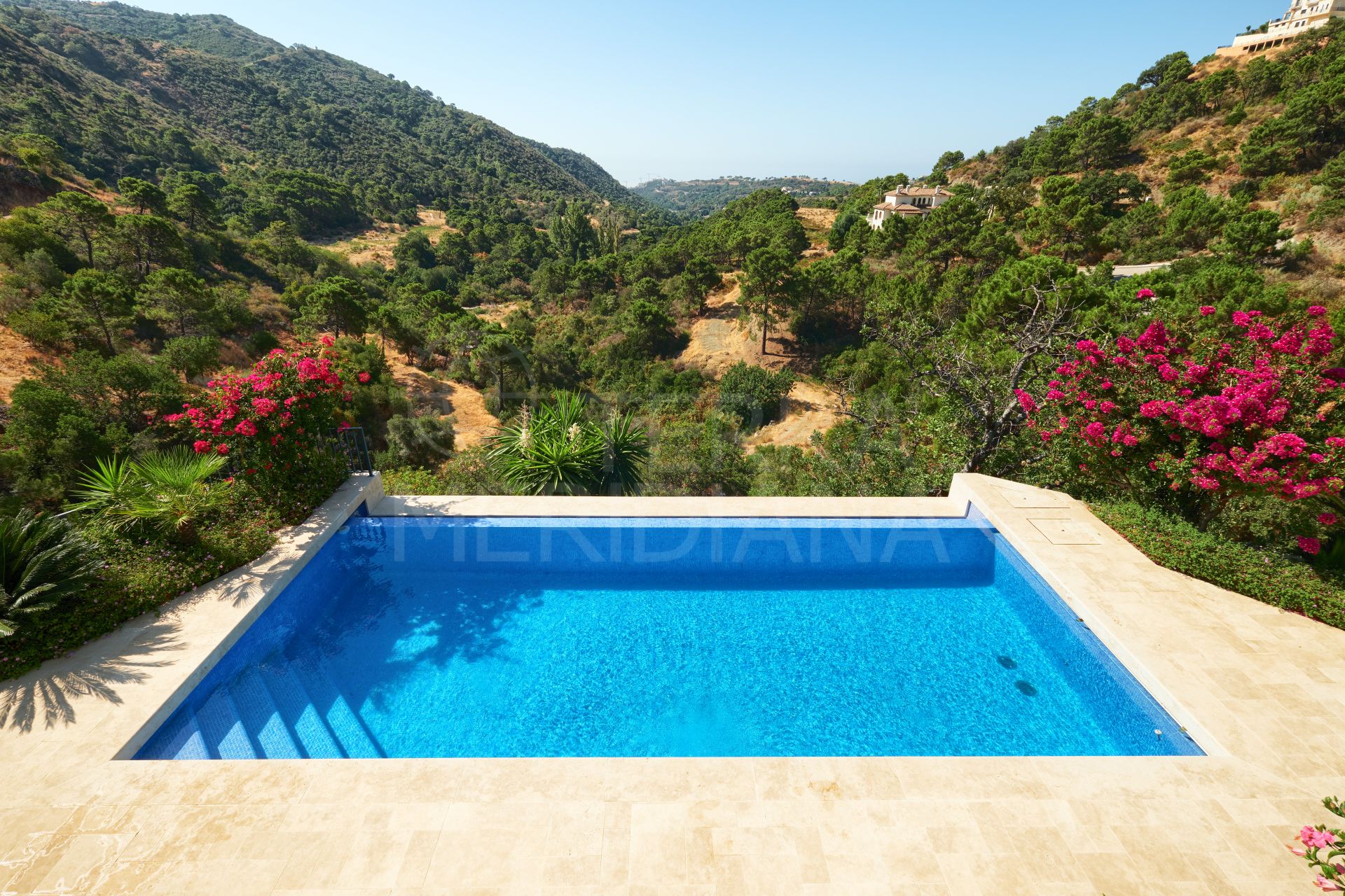 Custom-designed luxury villa with a superb views for sale in Monte Mayor Country Club, Benahavis