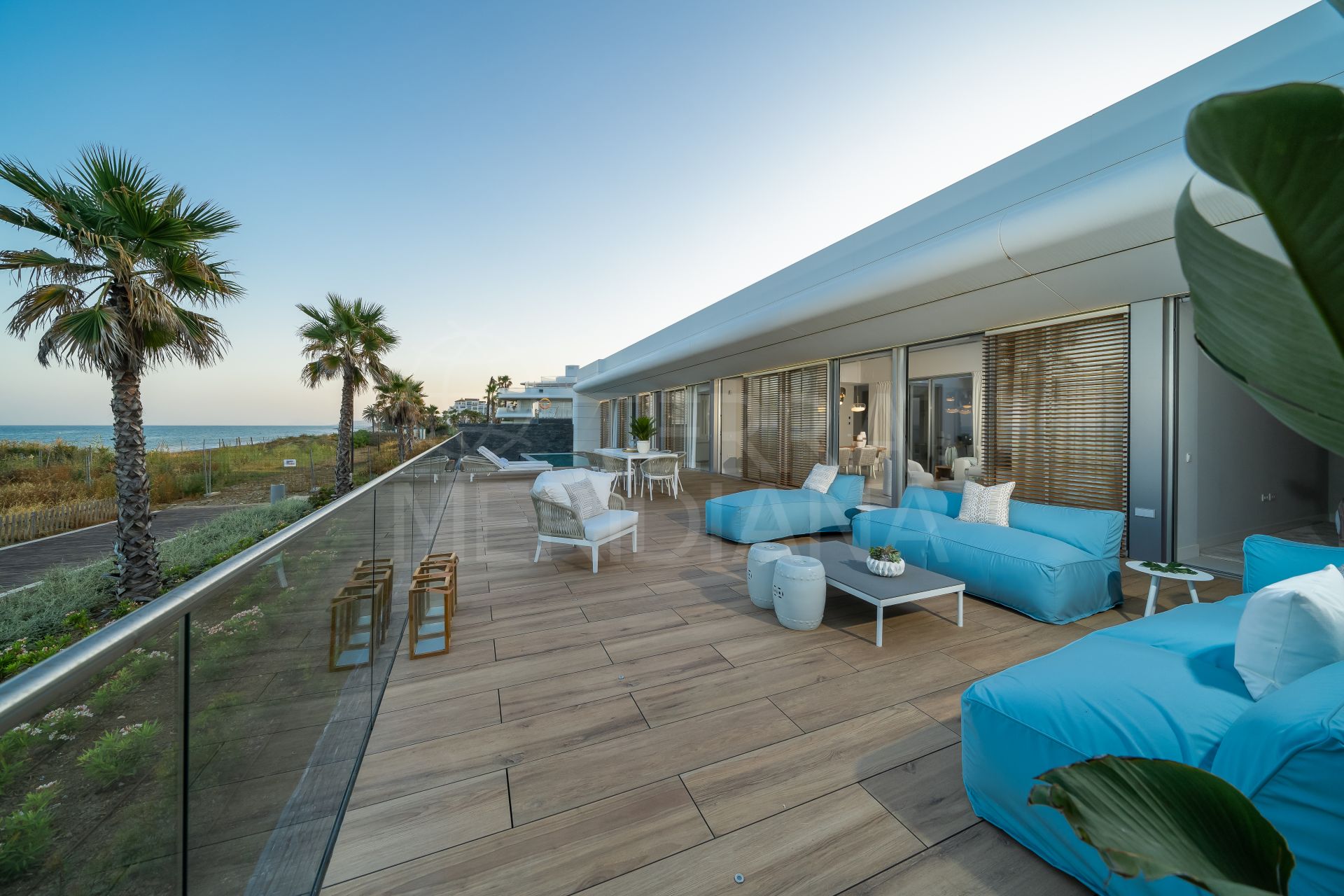 Nuevos apartamentos contemporáneos de lujo en la playa en venta en The Edge, Estepona