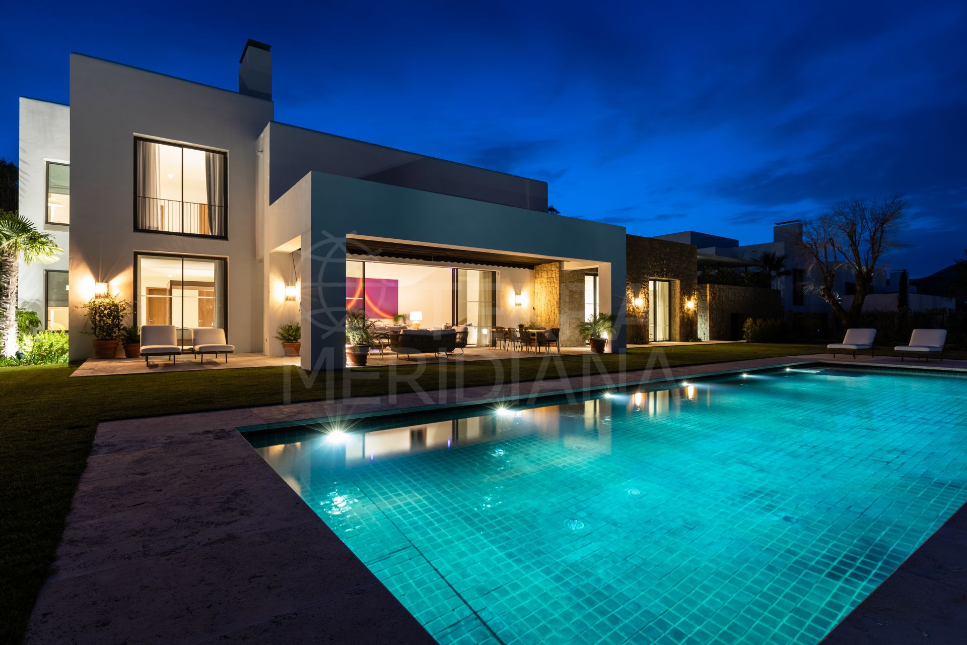 Luxueuse villa neuve de 5 chambres à coucher en première ligne du golf à vendre à Cortesin Golf, Casares