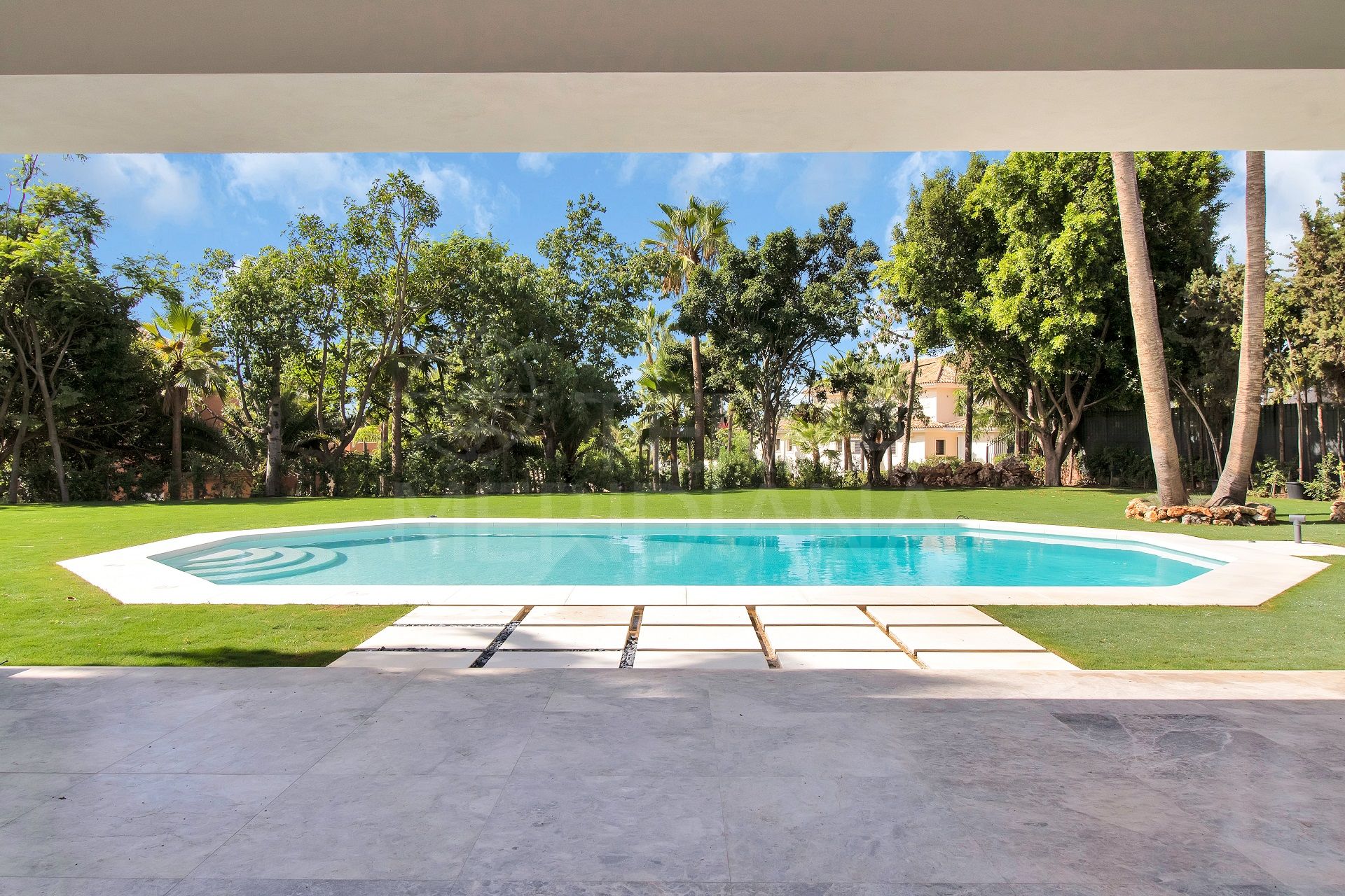 Villa unique avec finitions design à vendre dans le quartier exclusif de Sierra Blanca, Marbella Golden Mile
