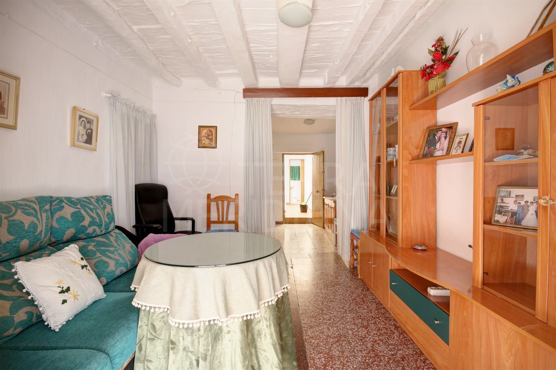 Quaint townhouse for sale in the charming old town of Estepona