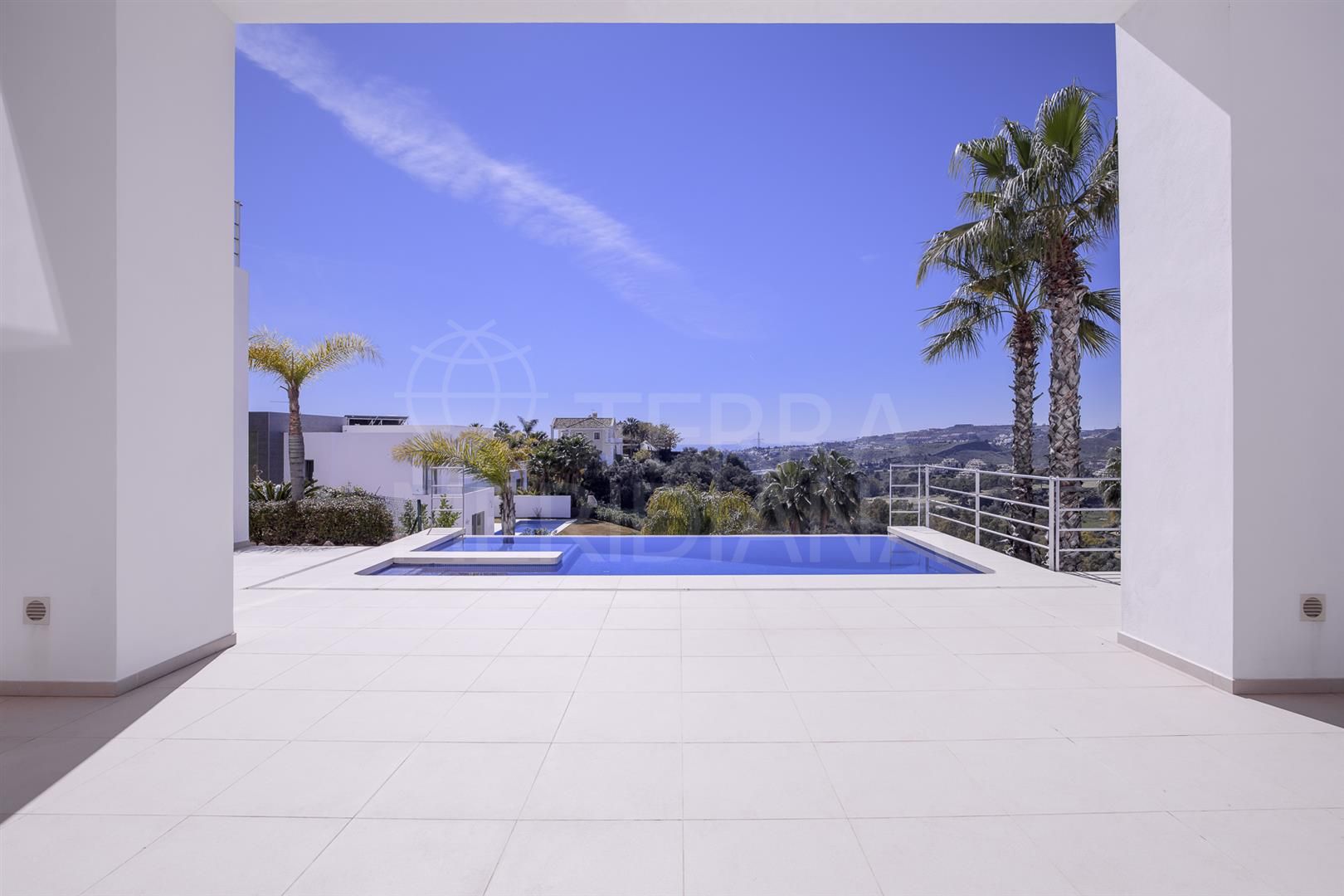 Brand new 4 bedroom villa with sea and mountain views for sale in Puerto del Capitan, Benahavis