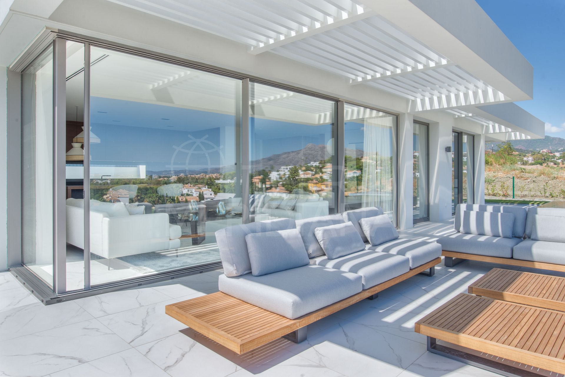 Magnificent brand new luxury 3 bedroom duplex penthouse for sale in El Paraiso, Benahavis